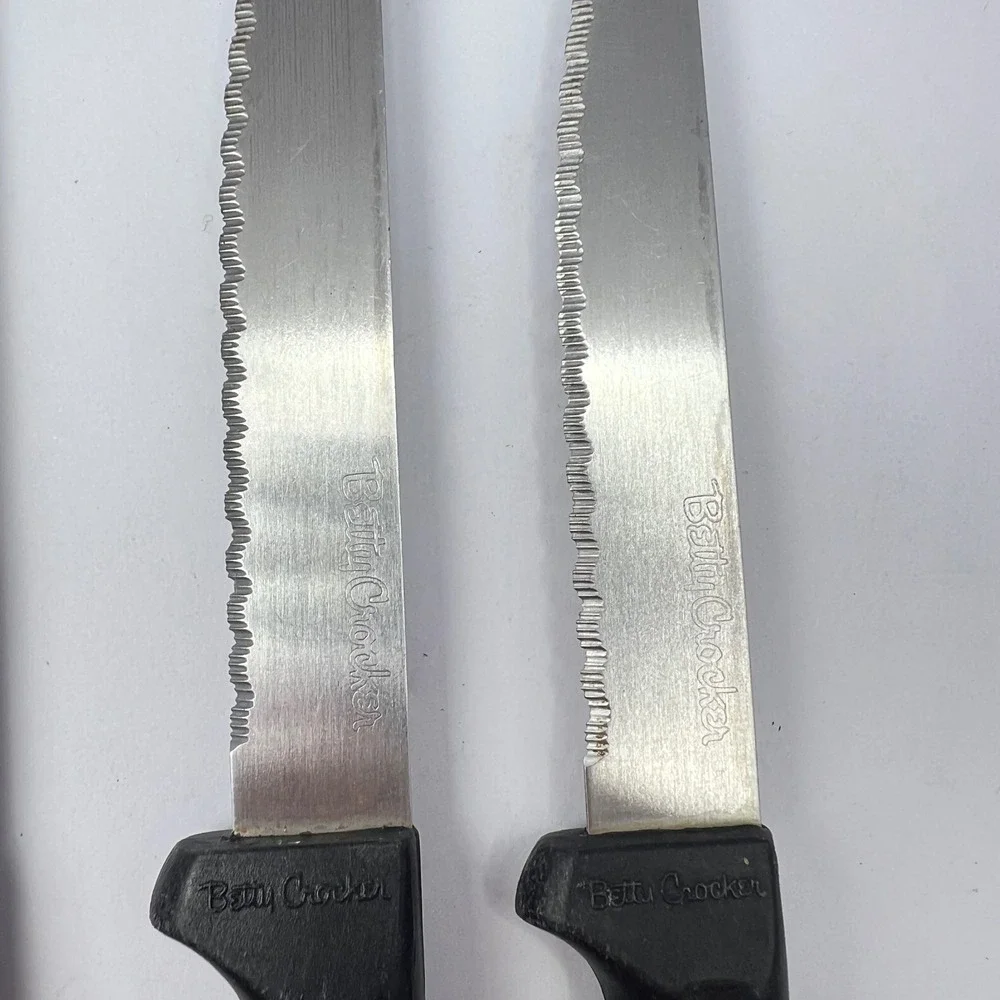 Set of 3 Betty Crocker Black Serrated Knives 9